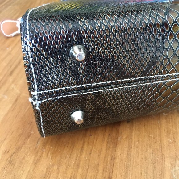 Vintage Bronze Snakeskin Classic Handbag with Contrast Stitching - Picture 7 of 7
